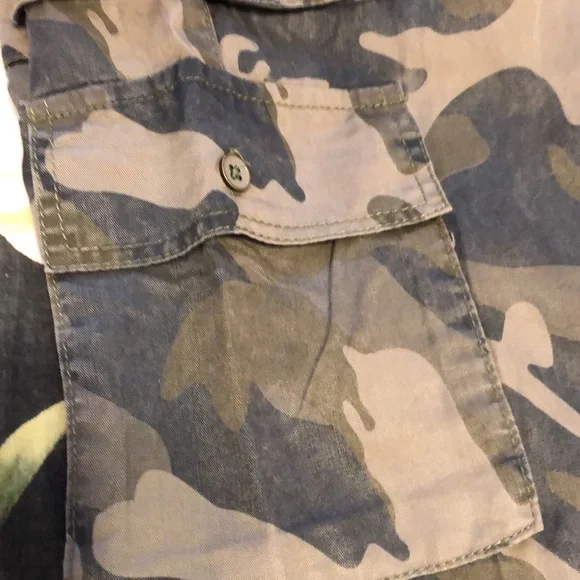 Camo Cargo Pants - Picture 7 of 7